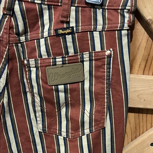 Wrangler / Lainey Wilson Flare Jeans - Brown and Cream Stripes - Picture 5 of 7